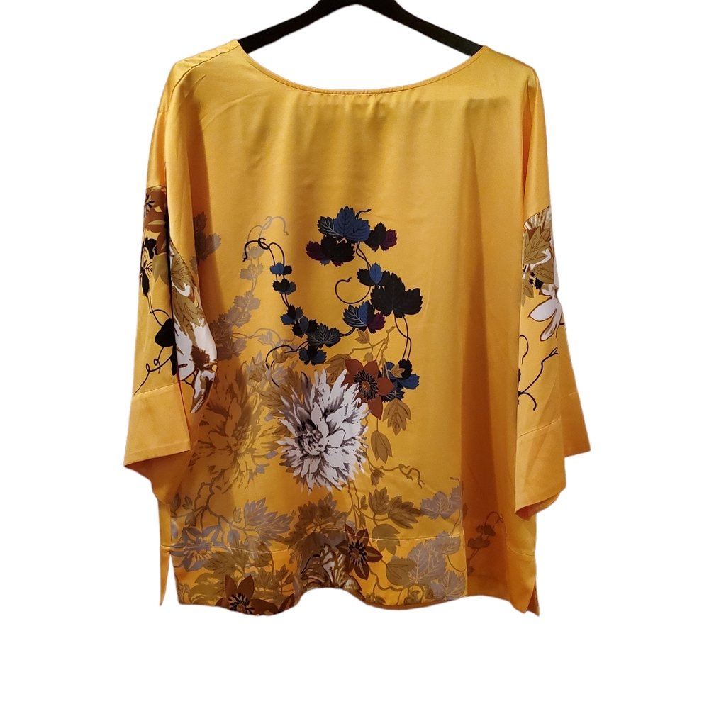 Soft Surroundings golden yellow with Tahitian floral print. NWOT. Large
